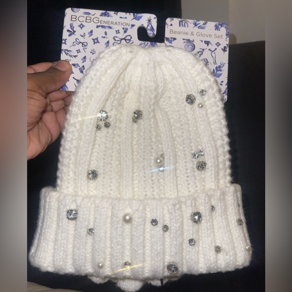 BCBGeneration Ivory Beanie Set w/ Rhinestone & Peral Embellishments Gloves NWT